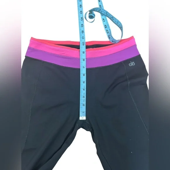 Alo Black & Pink Purple Colorblock Waist Activewear Capri Leggings Womens Medium - Picture 8 of 11